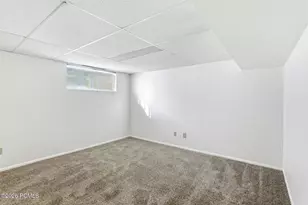 4668 S Greenvalley Dr, Salt Lake City, UT 84107 - Photo 10