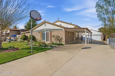 4668 S Green Valley Drive, Salt Lake City, UT 84107 - Photo 2