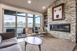 11258 N Shoreline Ct, Hideout, UT 84036 - Photo 2