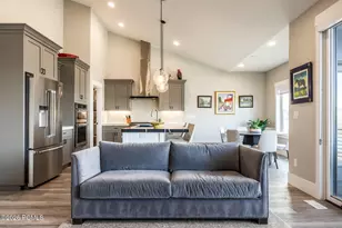 11258 N Shoreline Ct, Hideout, UT 84036 - Photo 12