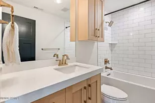 11 Cross Hill Ln, Sandy, UT 84092 - Photo 82