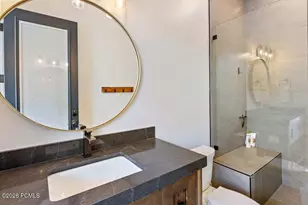 11 Cross Hill Ln, Sandy, UT 84092 - Photo 92