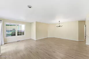 1041 W Grindelwald Ct, Midway, UT 84049 - Photo 2