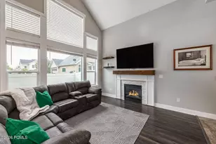 1879 W Trail Heights Dr, Riverton, UT 84065 - Photo 2