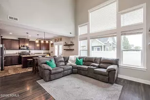 1879 W Trail Heights Dr, Riverton, UT 84065 - Photo 4