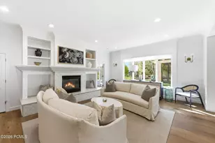 33 W Village Cir, Midway, UT 84049 - Photo 2