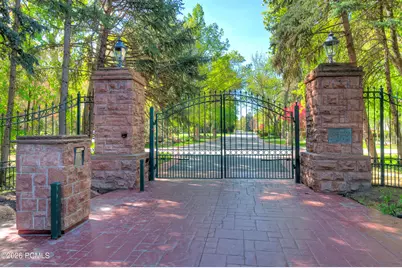 5543 Walker Woods Lane, Holladay, UT 84117 - Photo 4