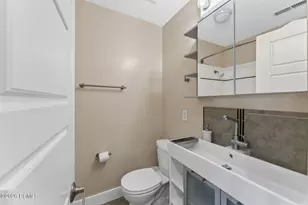 1718 Oak Springs Dr, Salt Lake City, UT 84108 - Photo 26