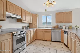 8927 E Pineview Dr, Huntsville, UT 84317 - Photo 20
