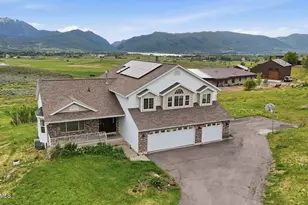 8927 E Pineview Dr, Huntsville, UT 84317 - Photo 1