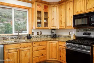 390 Matterhorn Dr, Park City, UT 84098 - Photo 12