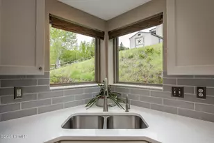7998 Springshire Dr, Park City, UT 84098 - Photo 10