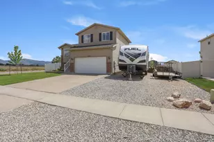 2647 S 2300, Syracuse, UT 84075 - Photo 2