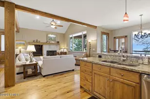 1072 N Turnberry Ct, Midway, UT 84049 - Photo 8