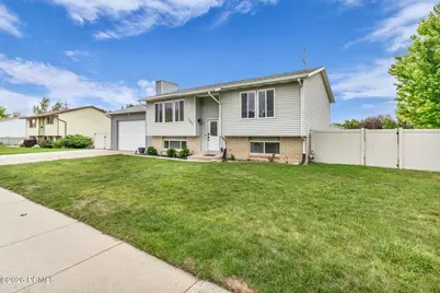 1282 S 875 W, Woods Cross, UT 84087 - Photo 2