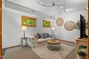19 S Cederlof Ln, Salt Lake City, UT 84108 - Photo 20