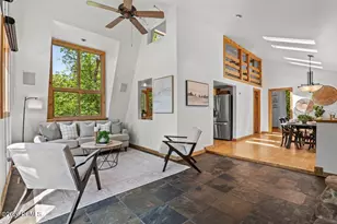 19 S Cederlof Ln, Salt Lake City, UT 84108 - Photo 4