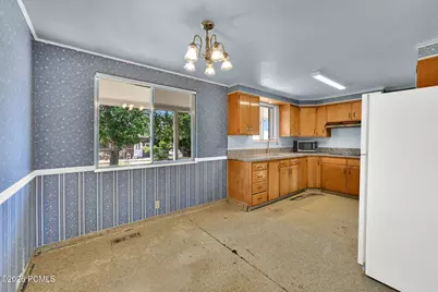 106 N 700 N, Clearfield, UT 84015 - Photo 12