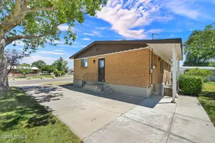 106 N 700 N, Clearfield, UT 84015 - Photo 28