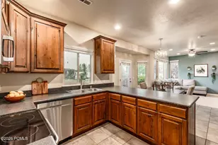 1065 Windsor Dr, North Salt Lake, UT 84054 - Photo 12