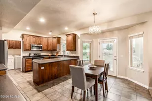 1065 Windsor Dr, North Salt Lake, UT 84054 - Photo 4