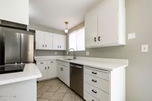 394 E Bridlewood Dr, Salt Lake City, UT 84107 - Photo 4