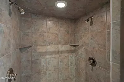 726 N Donner Hill Circle, Salt Lake City, UT 84108 - Photo 32