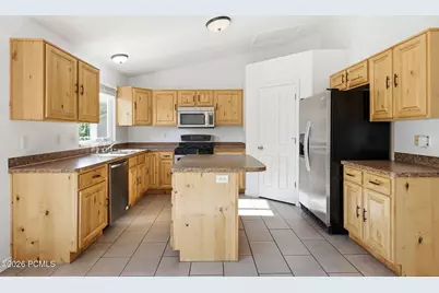 5680 S 2550, Roy, UT 84067 - Photo 6