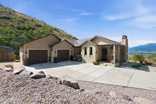 1306 Maple Dr, Huntsville, UT 84317 - Photo 2