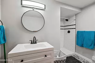905 E 200 S, Salt Lake City, UT 84102 - Photo 8
