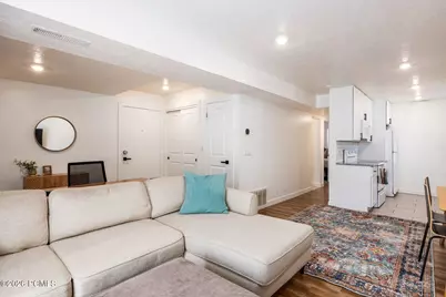 4878 S Highland Circle #Apt 2, Holladay, UT 84117 - Photo 2