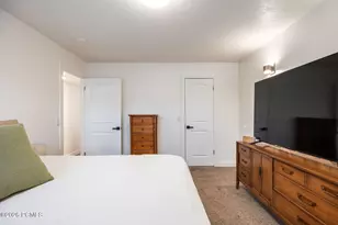 4878 S Highland Cir, Holladay, UT 84117 - Photo 8