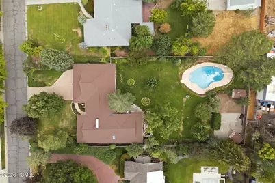 2120 E Applewood Avenue, Holladay, UT 84121 - Photo 2