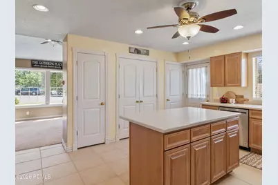 1146 N 700, Centerville, UT 84014 - Photo 24