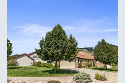 1146 N 700, Centerville, UT 84014 - Photo 34