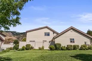 1146 N 700, Centerville, UT 84014 - Photo 30