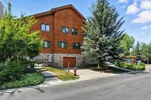 3995 N Timber Wolf Ln, Park City, UT 84098 - Photo 2