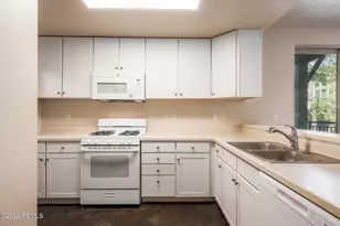 6605 Overland Dr, Park City, UT 84098 - Photo 10