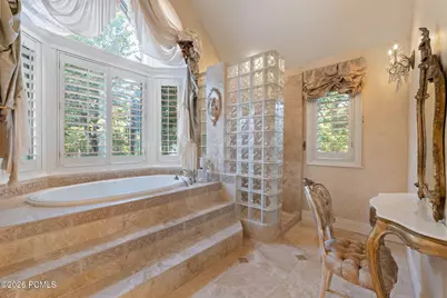 2238 E Cottonwood Cove Lane, Cottonwood Heights, UT 84121 - Photo 32