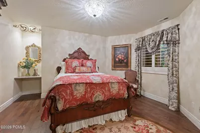 2238 E Cottonwood Cove Lane, Cottonwood Heights, UT 84121 - Photo 60