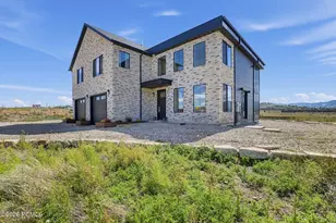 481 E Earl St, Park City, UT 84098 - Photo 2