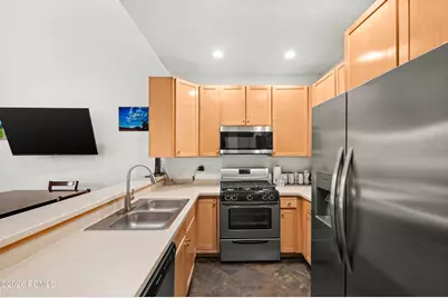 6605 N Overland #Apt 306, Park City, UT 84098 - Photo 4
