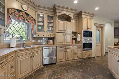 2238 E Cottonwood Cove Lane, Cottonwood Heights, UT 84121 - Photo 14