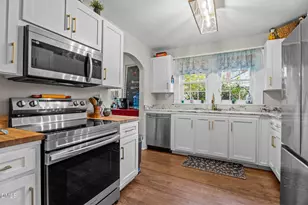 222 E Nash St, Spring Hope, NC 27882 - Photo 2