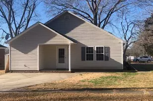 601 W Anderson St, Selma, NC 27576 - Photo 2
