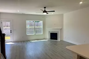 526 Middleton Ct, Sanford, NC 27330 - Photo 8