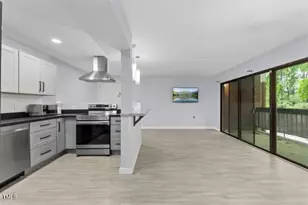 500 Umstead Dr, Chapel Hill, NC 27516 - Photo 2