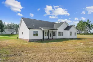 205 N Rabbit Run Dr, Smithfield, NC 27577 - Photo 4