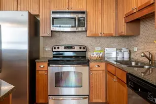 300 Cosgrove Ave, Chapel Hill, NC 27514 - Photo 32