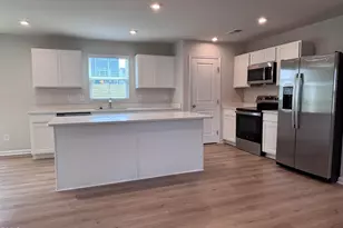 4468 Captain Falls Dr, Raleigh, NC 27610 - Photo 4
